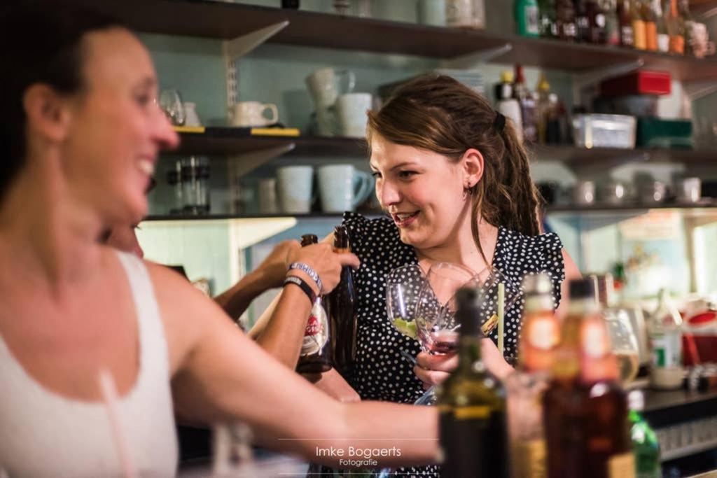 Vakantiewoning In Mol Centrum Met Eigen Bar "Casacuriosa" Bagian luar foto