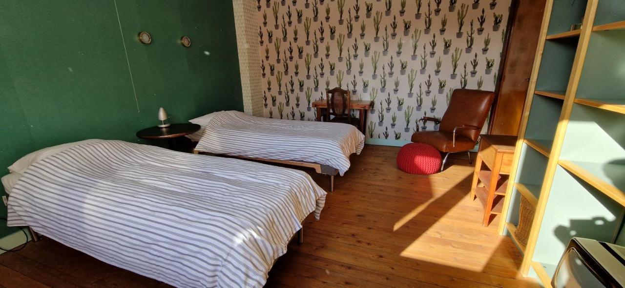 Vakantiewoning In Mol Centrum Met Eigen Bar "Casacuriosa" Bagian luar foto